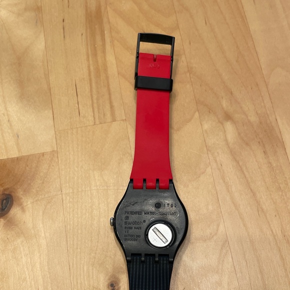 Swatch black & red watch - Picture 3 of 4